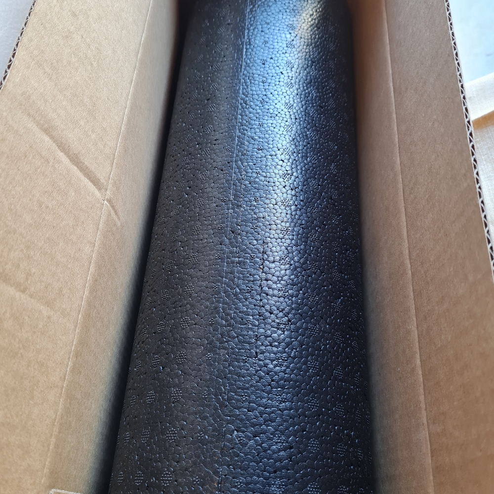 BRAND NEW AMAZON BASICS HIGH DENSITY ROUND FOAM ROLLER 18"